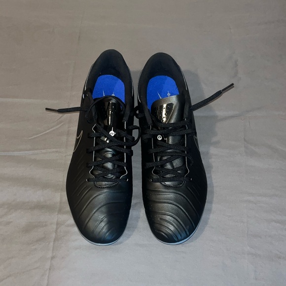 BRAND NEW Men’s 12–Ground Soccer Cleats NIKE TIEMPO LEGEND 10 ACADEMY MG - Picture 6 of 7